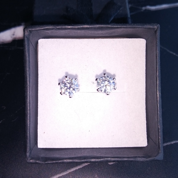 NEW 1ctw Moissanite Martini Diamond Stud UNISEX Earrings in Silver Certified - Picture 10 of 15